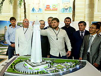Кадырову показали проект 400-метровой вайнахской башни